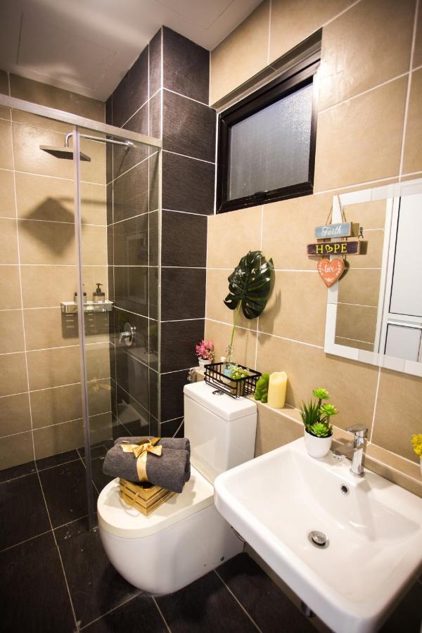 D'Pristine Medini By The One - 8Min Walk To Legoland Apartment Nusajaya  Exterior foto