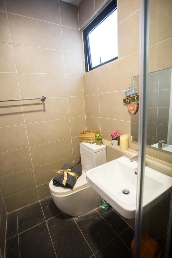 D'Pristine Medini By The One - 8Min Walk To Legoland Apartment Nusajaya  Exterior foto
