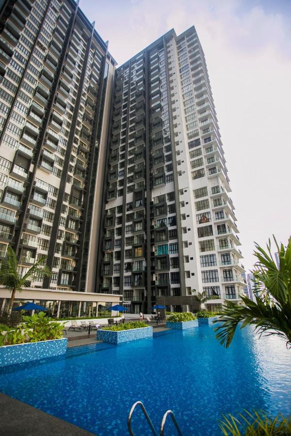 D'Pristine Medini By The One - 8Min Walk To Legoland Apartment Nusajaya  Exterior foto